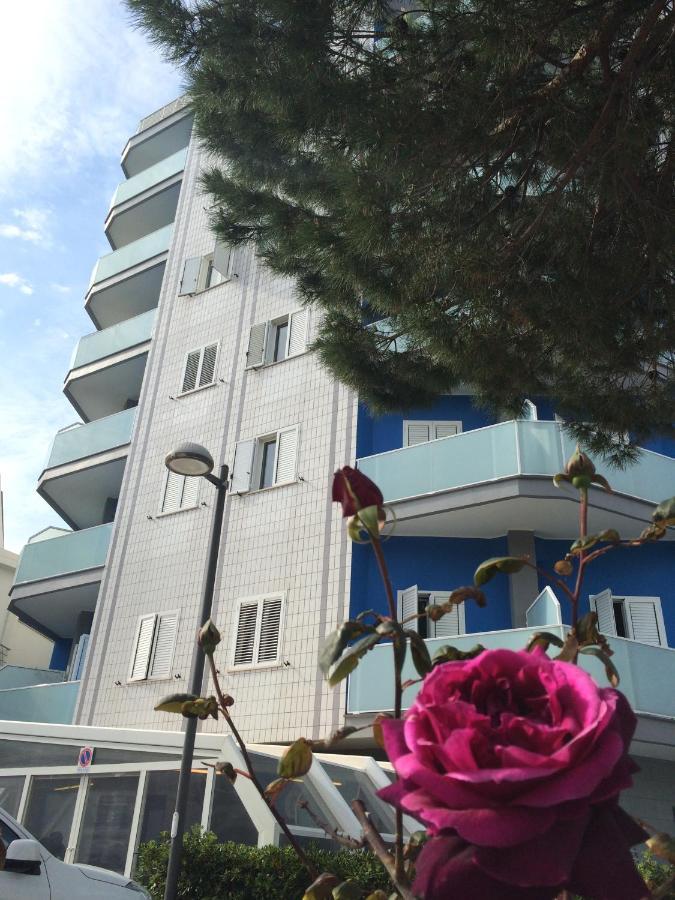 Hotel Milano San Salvo Esterno foto