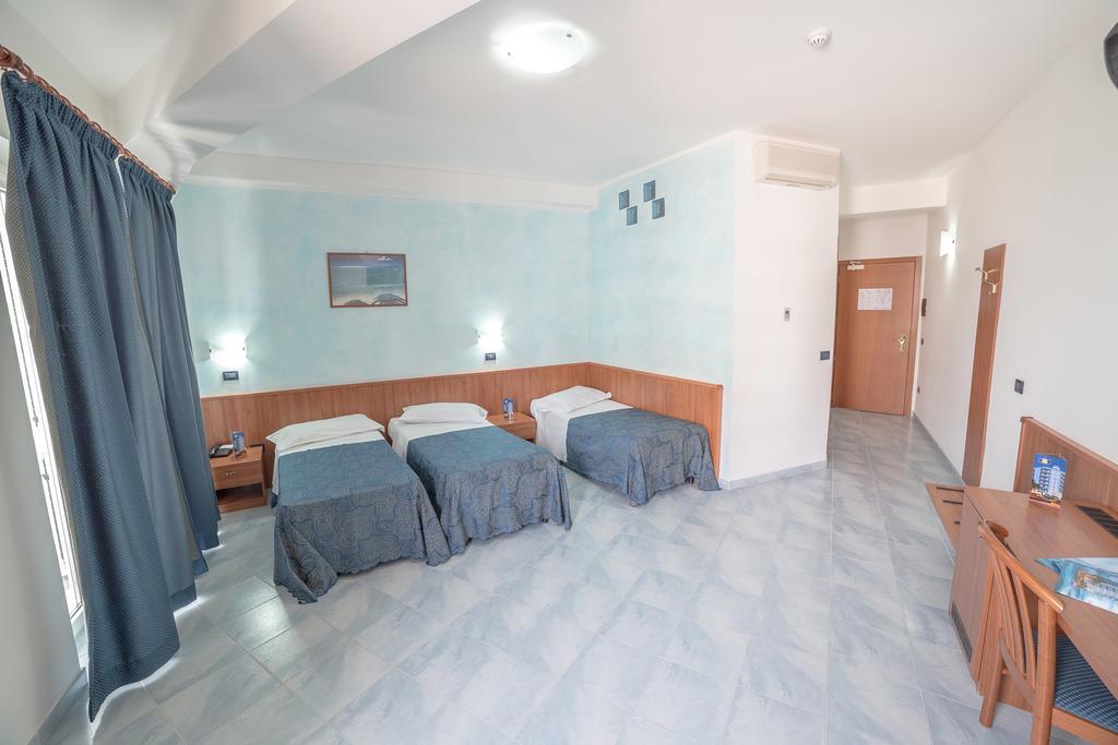 Hotel Milano San Salvo Esterno foto