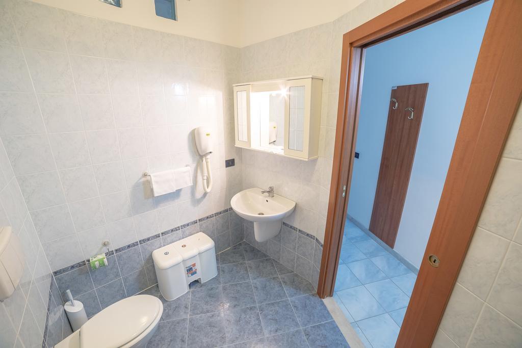 Hotel Milano San Salvo Esterno foto